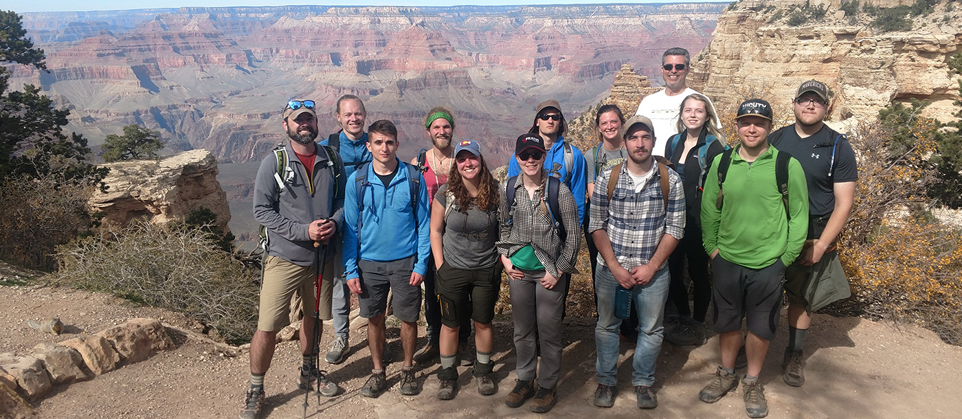 Students in front of the grand canyon