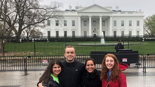 I-O psych students posing infront of the White House